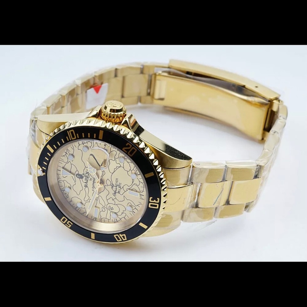 A bathing ape bapex 40mm gold watch